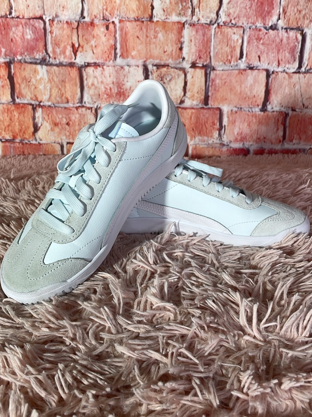 Puma Women's White and Light Gray Low-Top Sneakers
